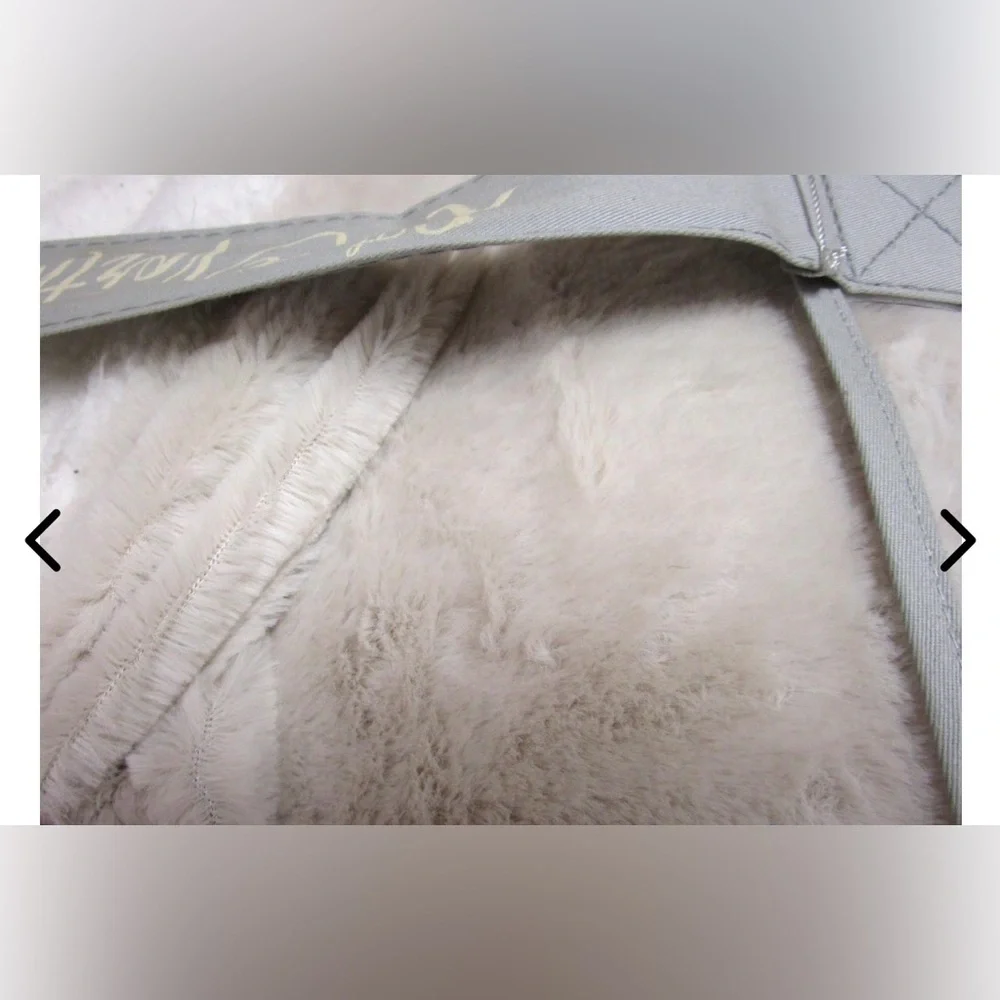 NEW The Rustic North Beige & White Fluffy King Size Comforter & Shams 104 X 90